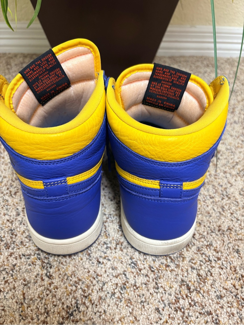 Nike Air Jordan Retro - Picture 4 of 5